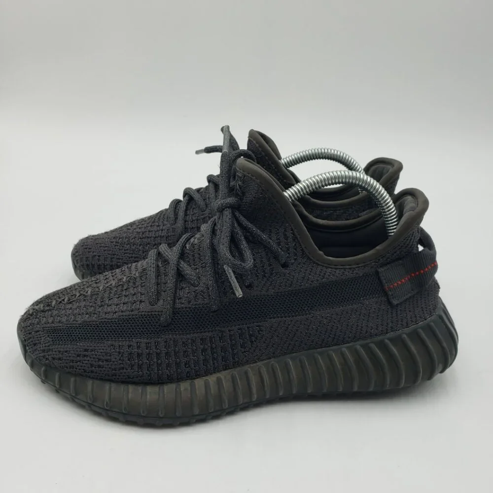 Adidas Yeezy Boost 350 V2 Sneakers 7.5 Mens Lace Up Shoes Black‎